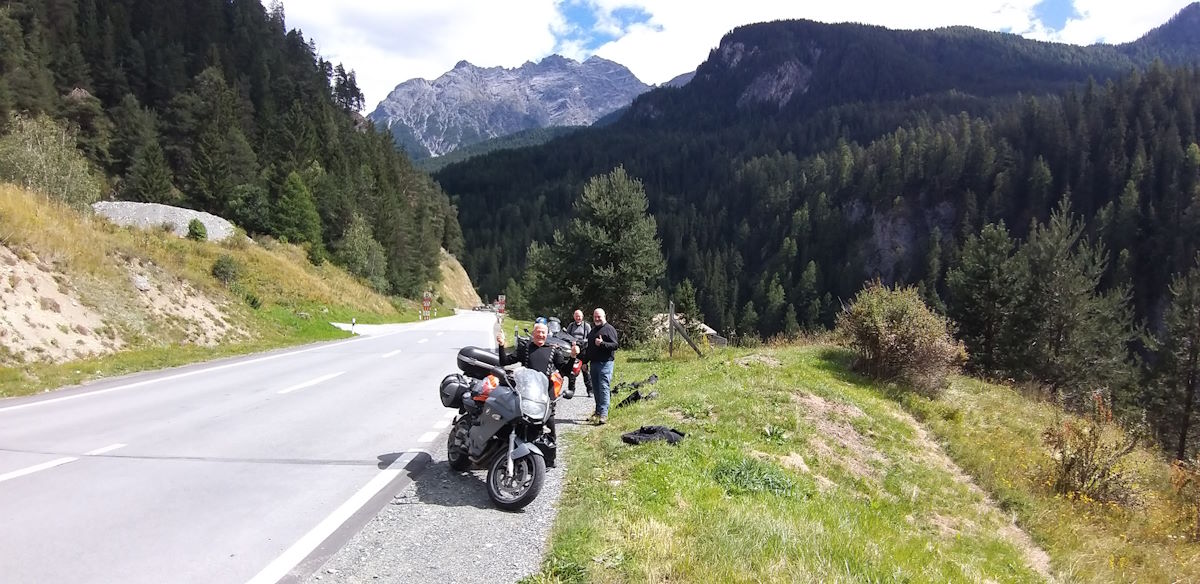 Austria Switzerland border crossing Alps