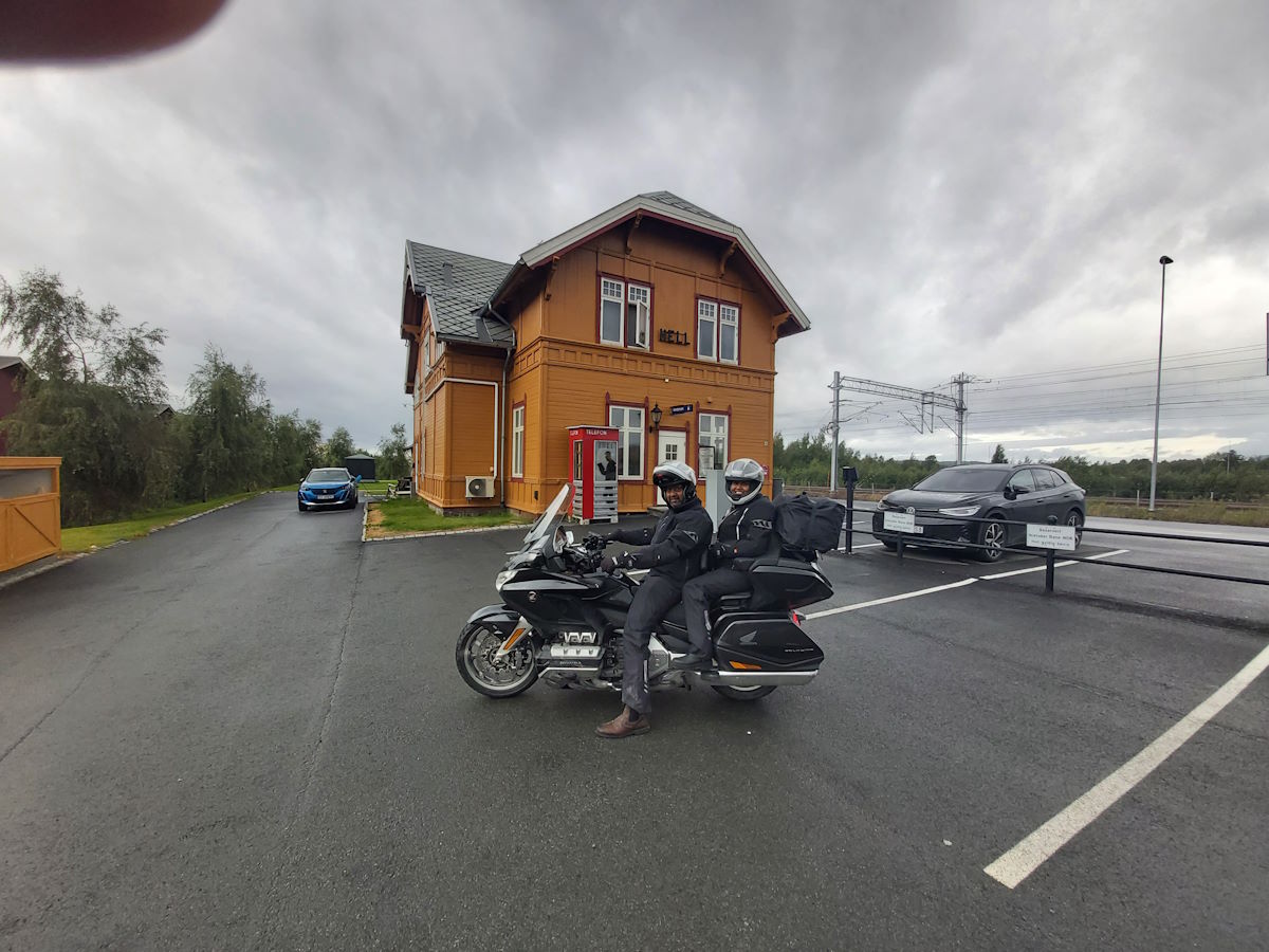 Hell Norway town sign photo stop motorcycles funny landmark Mo i Rana route
